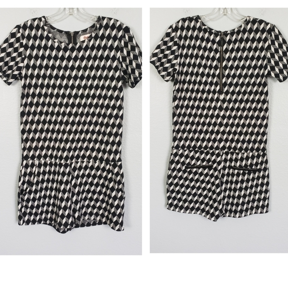 GUM 3D Geo Print Short Sleeve Romper Faux Leather Trim Sz M Stretchy Black White